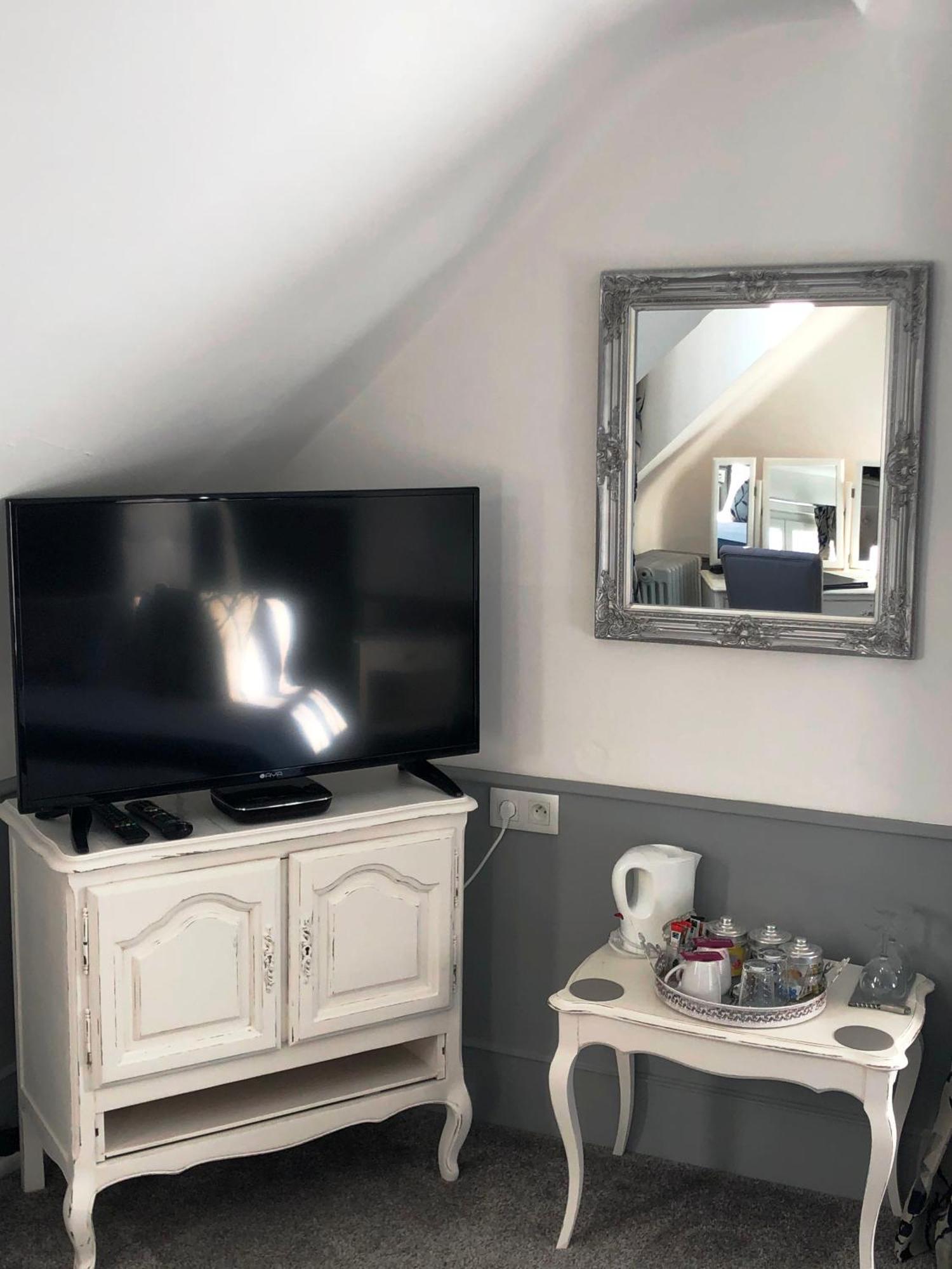 No 6 B&B Landivy Стая снимка